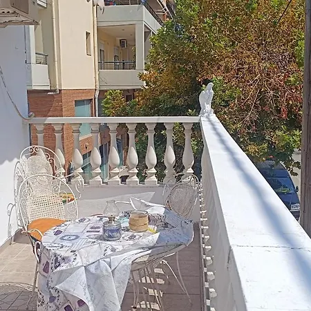 Апартаменты Chrysa' S House *